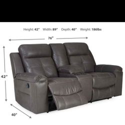 $800. 2 Sets Of Recliners 