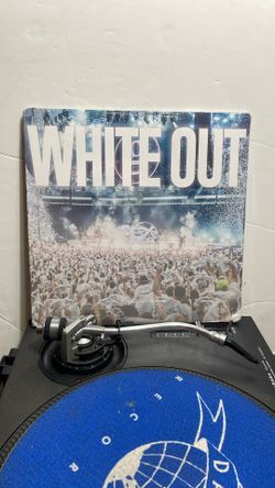 Whiteout Garth Brooks LP