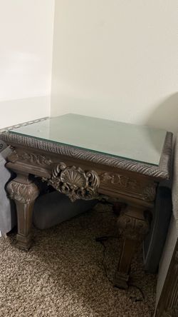 End Table with Glass Top Cover