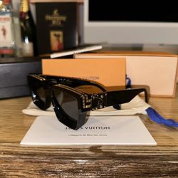 Louis Vuitton Sunglasses 