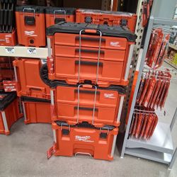 Milwaukee  Packout Rolling Tool Box