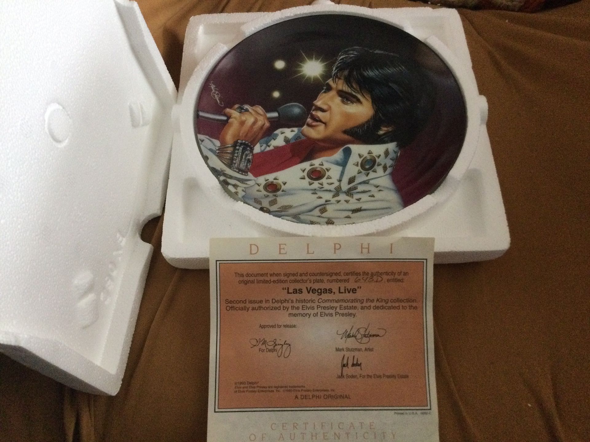 Elvis Collector Plate #643D “Las  Vegas Live”