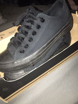Converse (All Black) Men’s 4.5