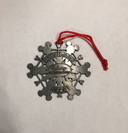 2008 Disney Vacation Club Holiday Ornament