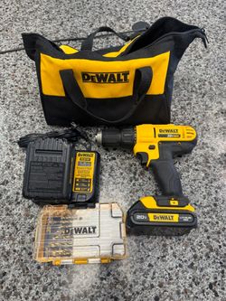 Dewalt drill set DCD771