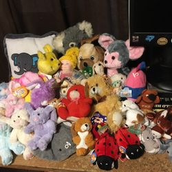 Lot Of 35 Plush Stuffed Animals Cuddly Cousins Gumby BanAnimal Beanies Dog Bears Rabbits