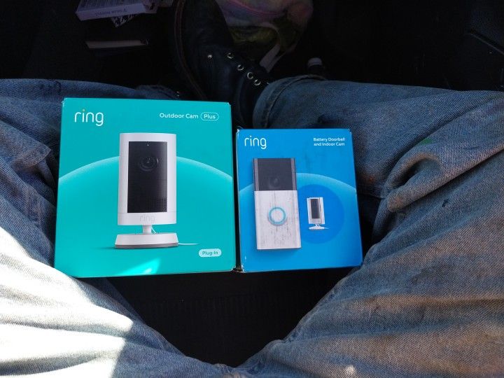 1 Brandnew Outdoor Ring Camera ,1 Brandnew Ring BATTERY Doorbell And Indoor Cam