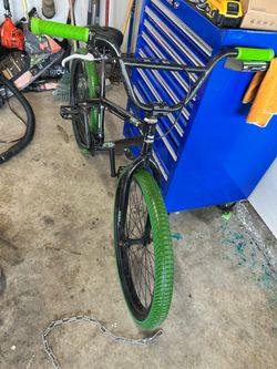 HARO Downtown bike with 24 inch wheels