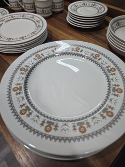 Vintage Royal Doulton Kimberly Fine China — 32-Piece Set — Made in England