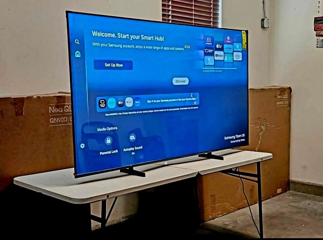 New 75 Inch Samsung U8000F smart TV 4K UHD Model. Brand new 2025 Model.