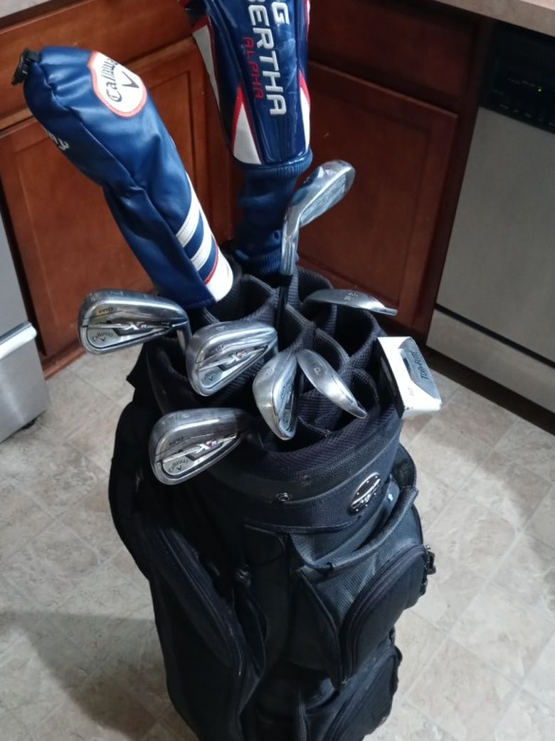 Complete Set Of Very Nice Calloway Golf Clubs