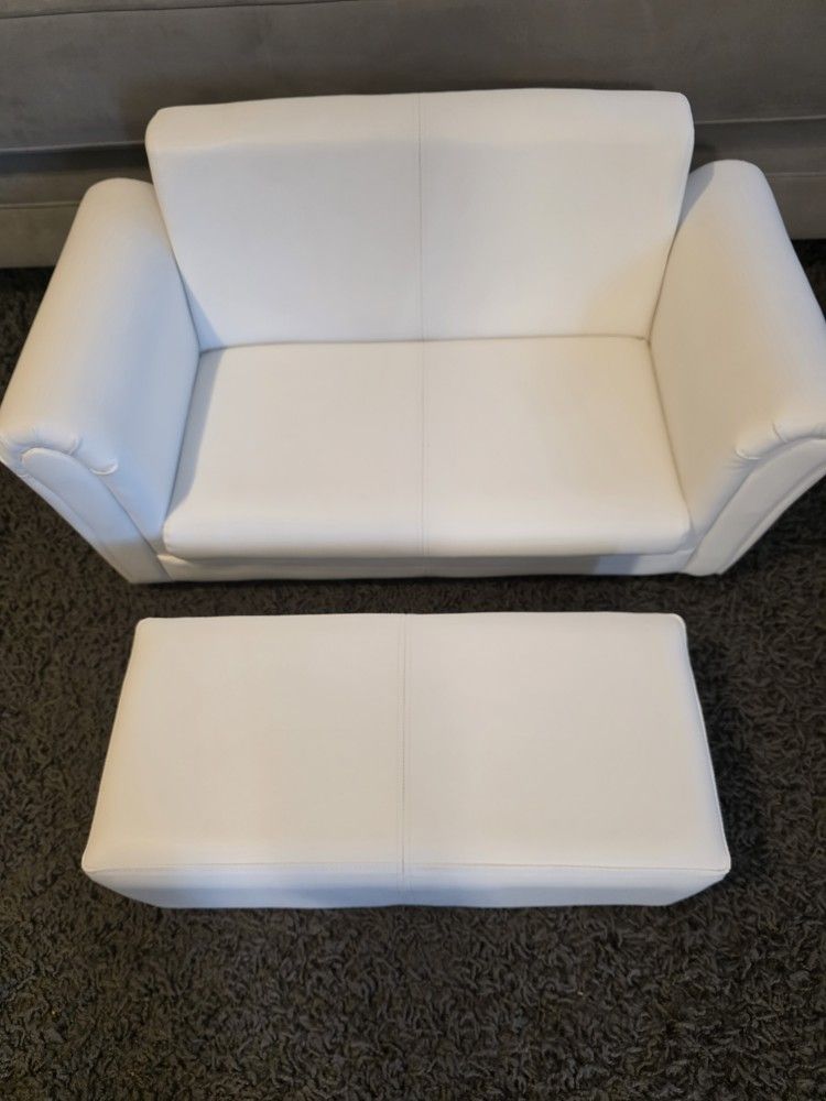 Toddler's sofa set with footstool