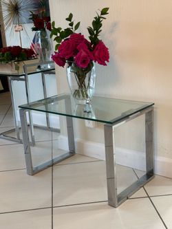 El Dorado Furniture glass side  table !