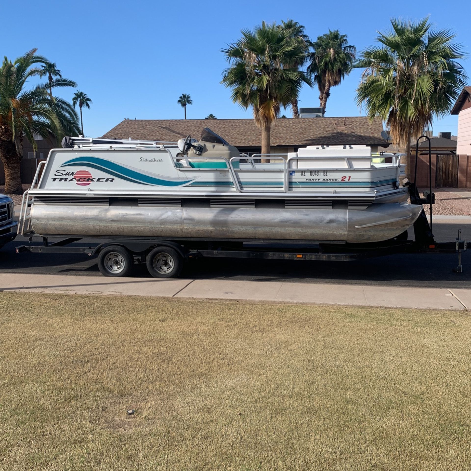 1999 Sun Tracker party barge 21