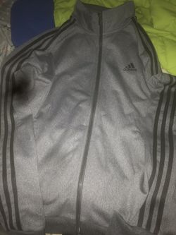 Adidas Sweater Size L