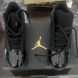 Jordan Max Aura  size 4