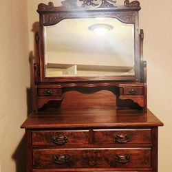 4 Drawer Solid Wood Dresser Vintage 