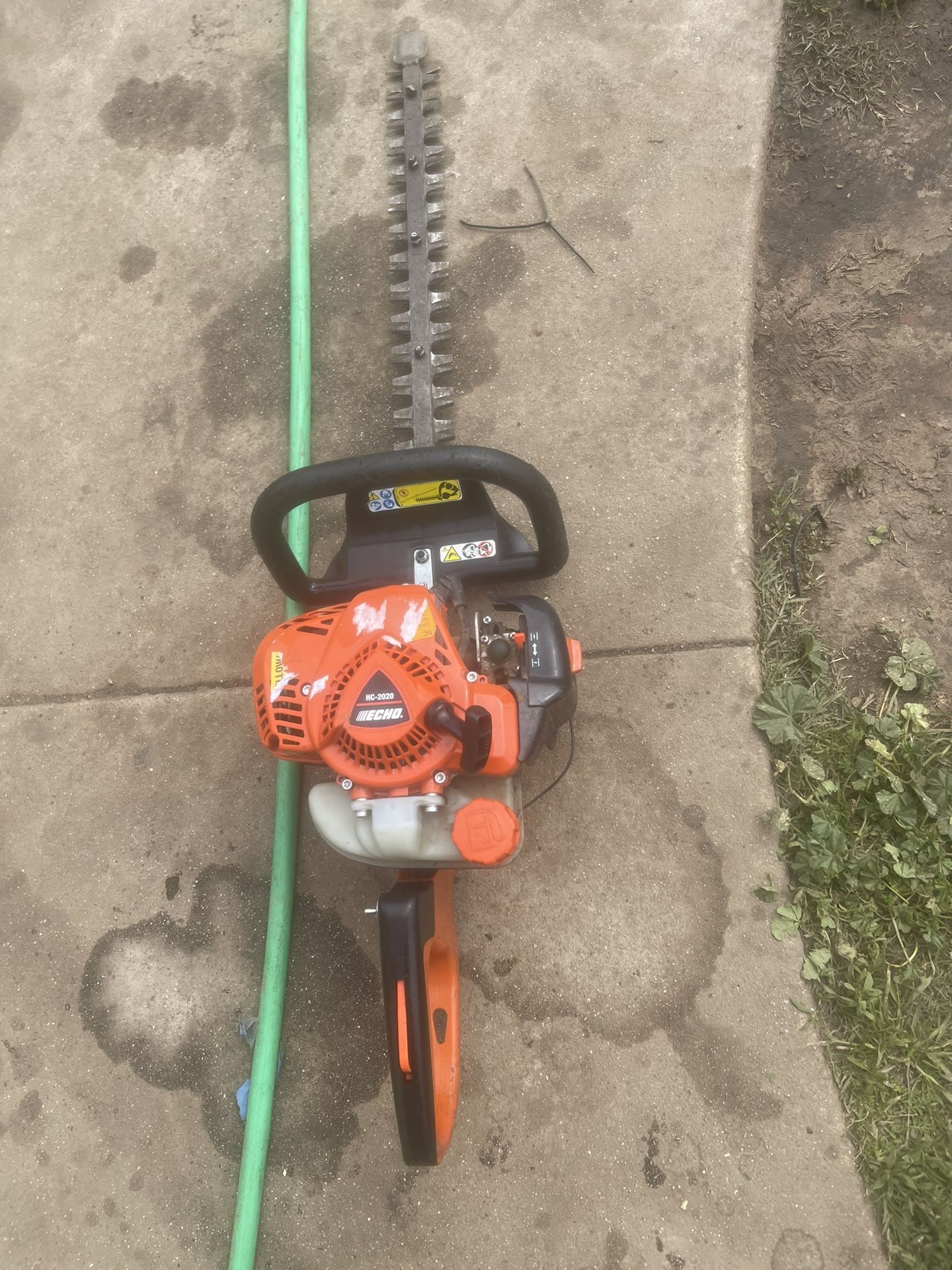 Best Seller ECHO 20 in. 21.2 cc Gas 2 Stroke Hedge Trimmer Best Seller ECHO 20 in. 21.2 cc Gas 2-Stroke Hedge Trimmer