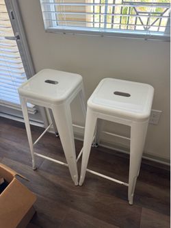 High White Metal Backless Counter Height Stool