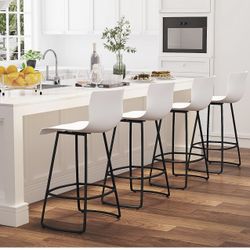 4 bar stools size 30