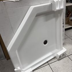 38 in. x 38 in. Neo-Angle Corner Shower Pan Base with Corner Drain in White