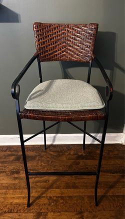 2 Wicker and Iron Bar Stools with Cushion