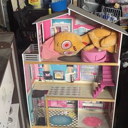 Playhouse / Dollhouse