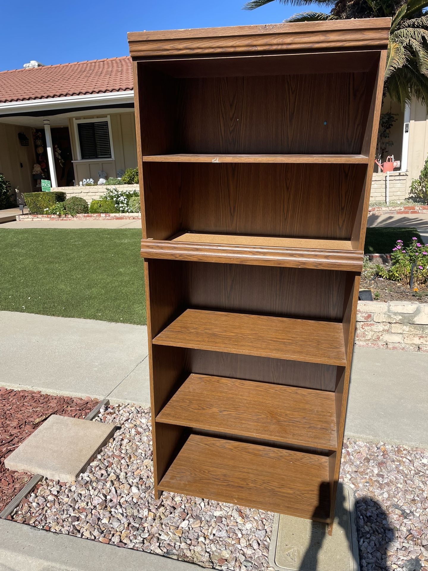 Bookshelf / Shelving