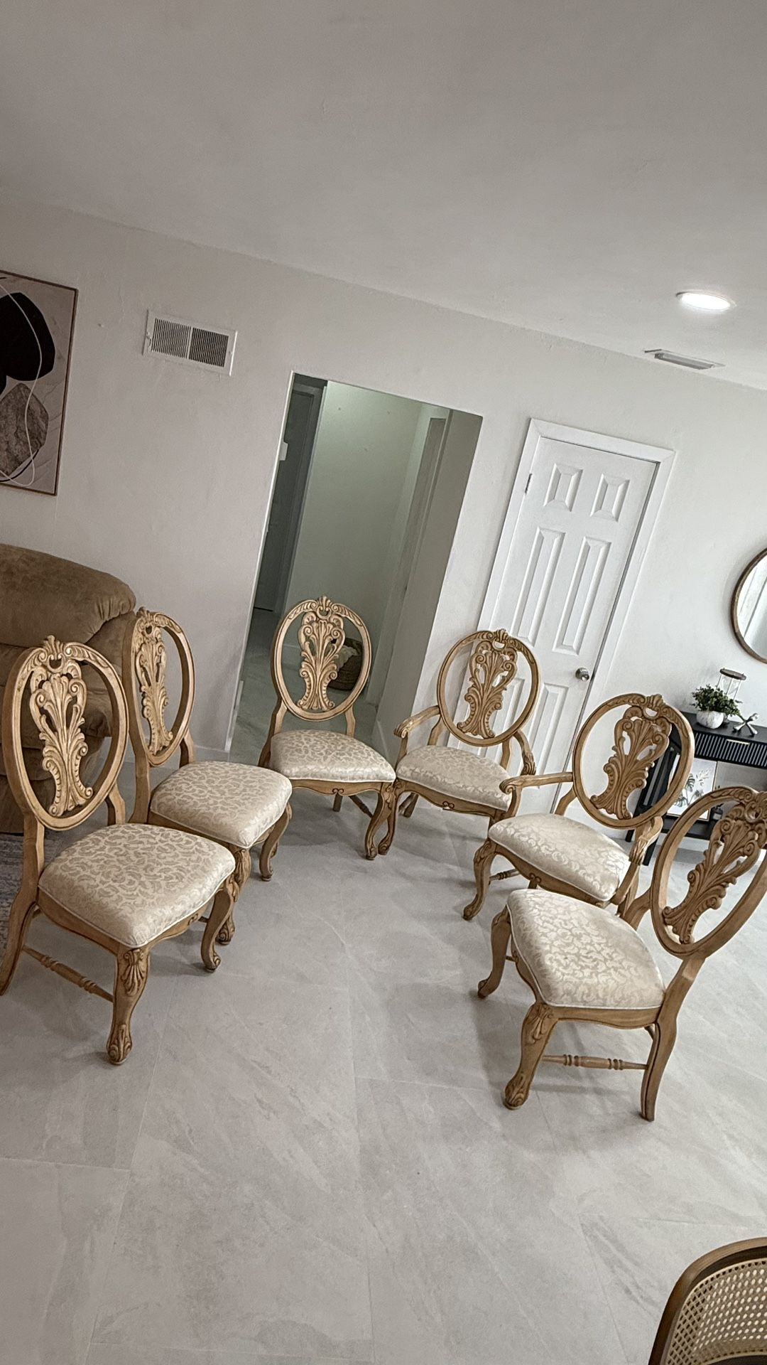 Dinninroom Chairs 