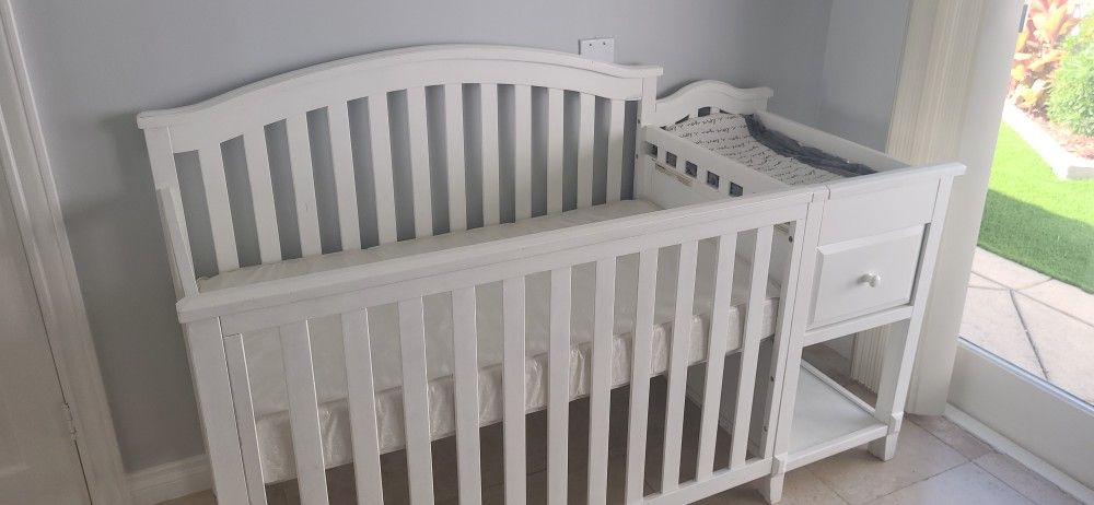 Baby Crib With Changing Table