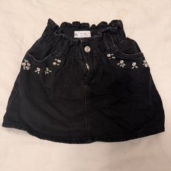 Zara black denim skirt with flower embroidery size 4-5t