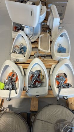 Kohler Lav / Toilet / Urinals