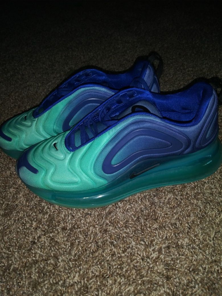Brand new condition nike air max 720