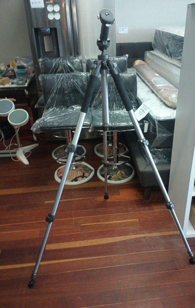Ravelli Professional 70 Inch Camera Tripod and Carrying Bag