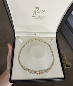Almost New 10k Gold Necklace 