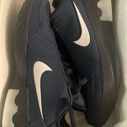 Basketball Shoes Size 10