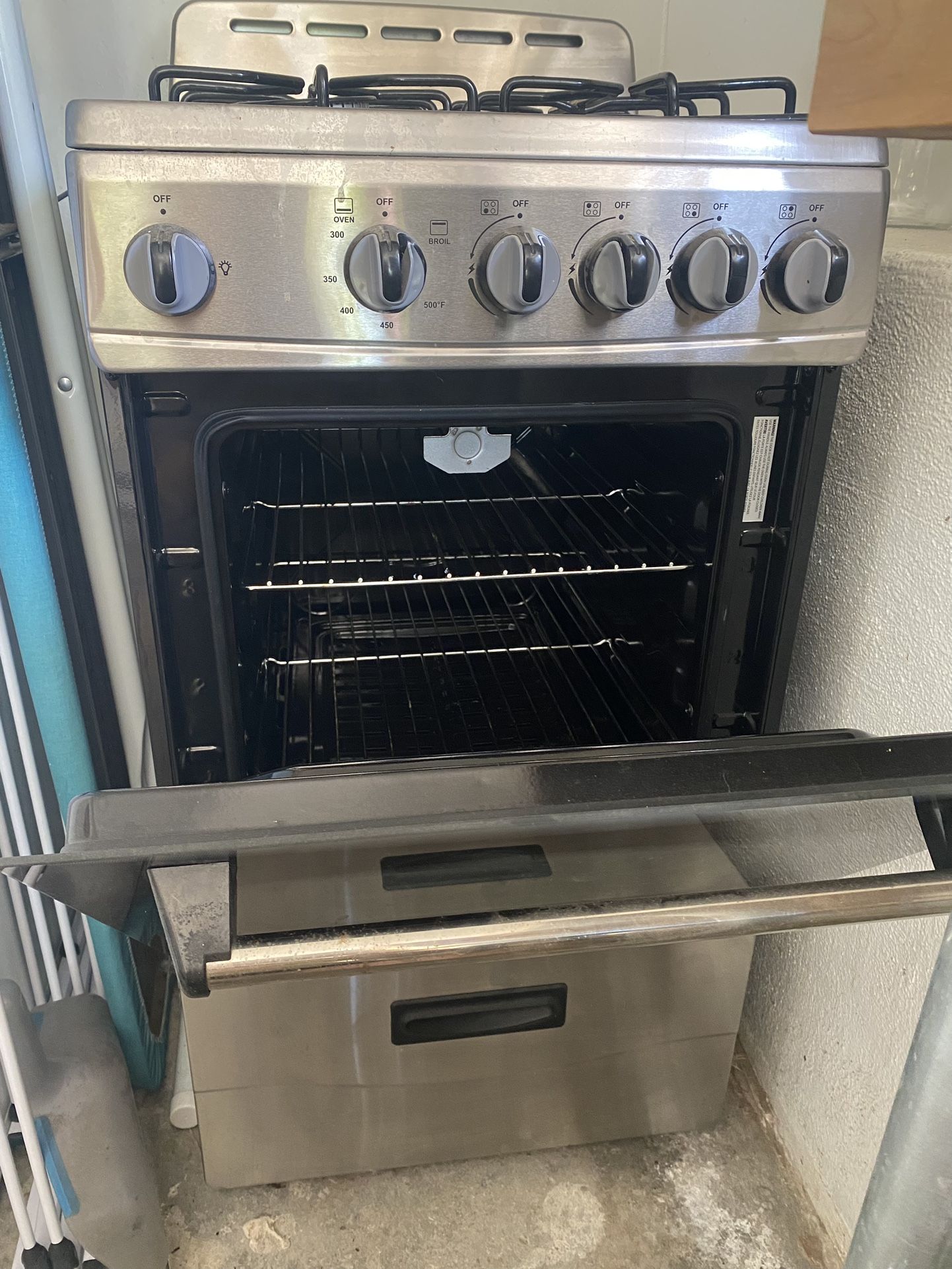 Avanti 20” 4 Burner Gas Stove for Sale in Los Angeles, CA OfferUp
