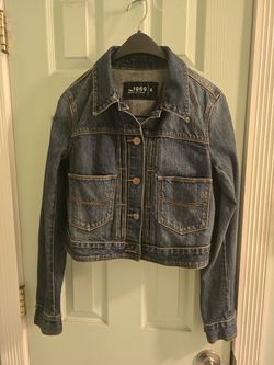 GAP Women's Jean Jacket Size Small