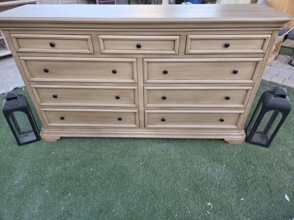 Gorgeous Sea Drift Dresser 