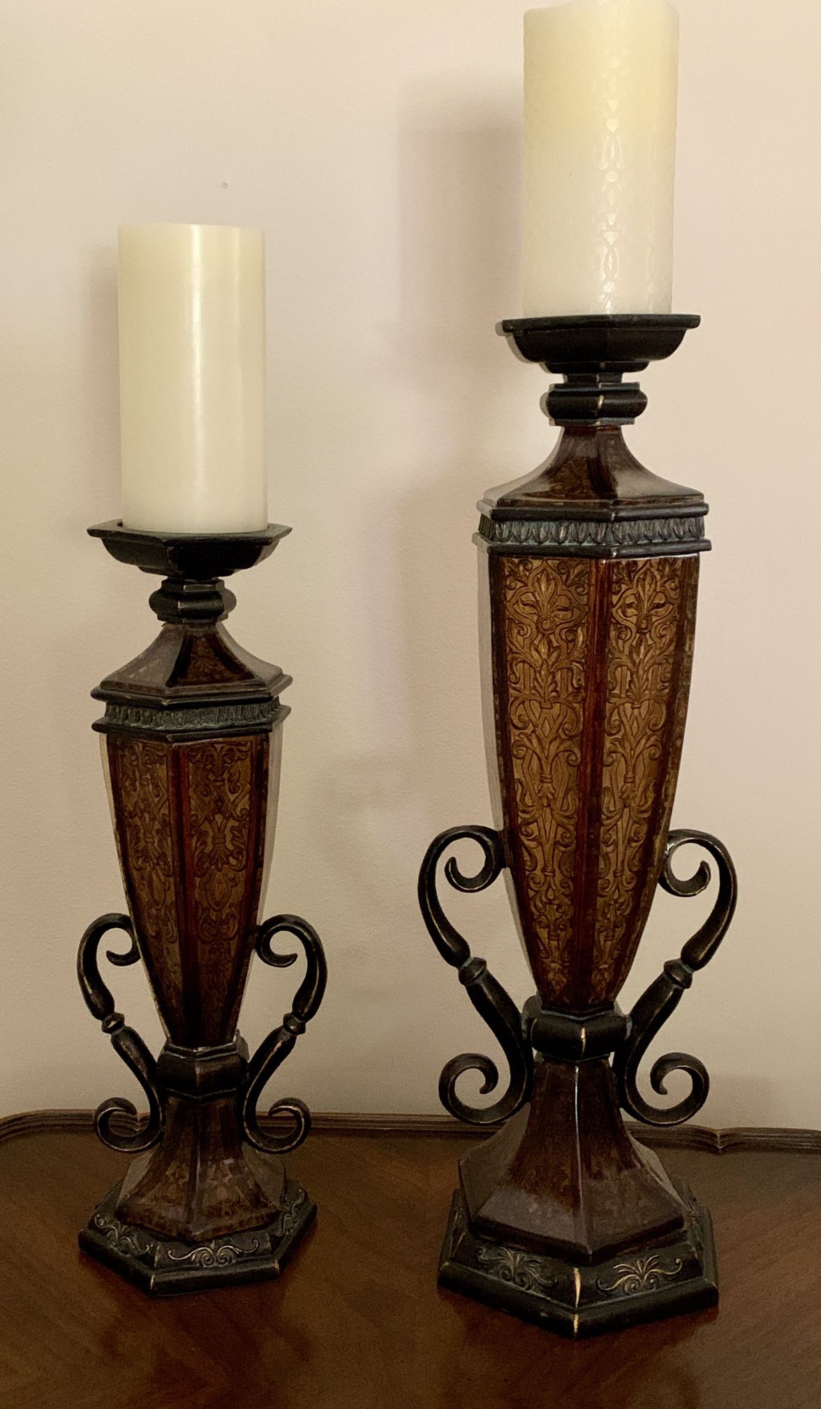 Set Of 2 Decorative Candle Holders