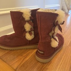 UGG  BOOTS