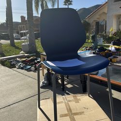 Student chairs - Brand New - Pack Of 4