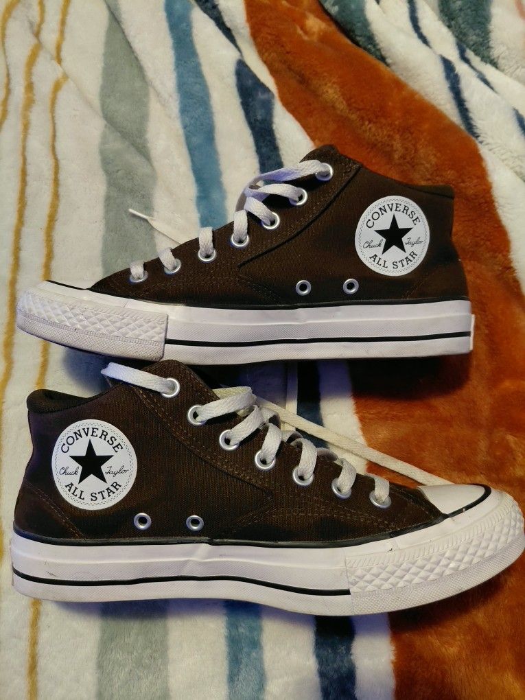 Converse Chuck Taylor Men Size 8