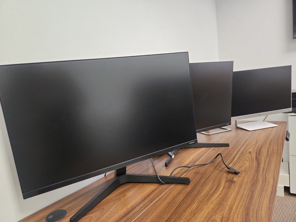 Screen Monitors For SALE (LG, SAMSUNG, HP, DELL) - MUST GO