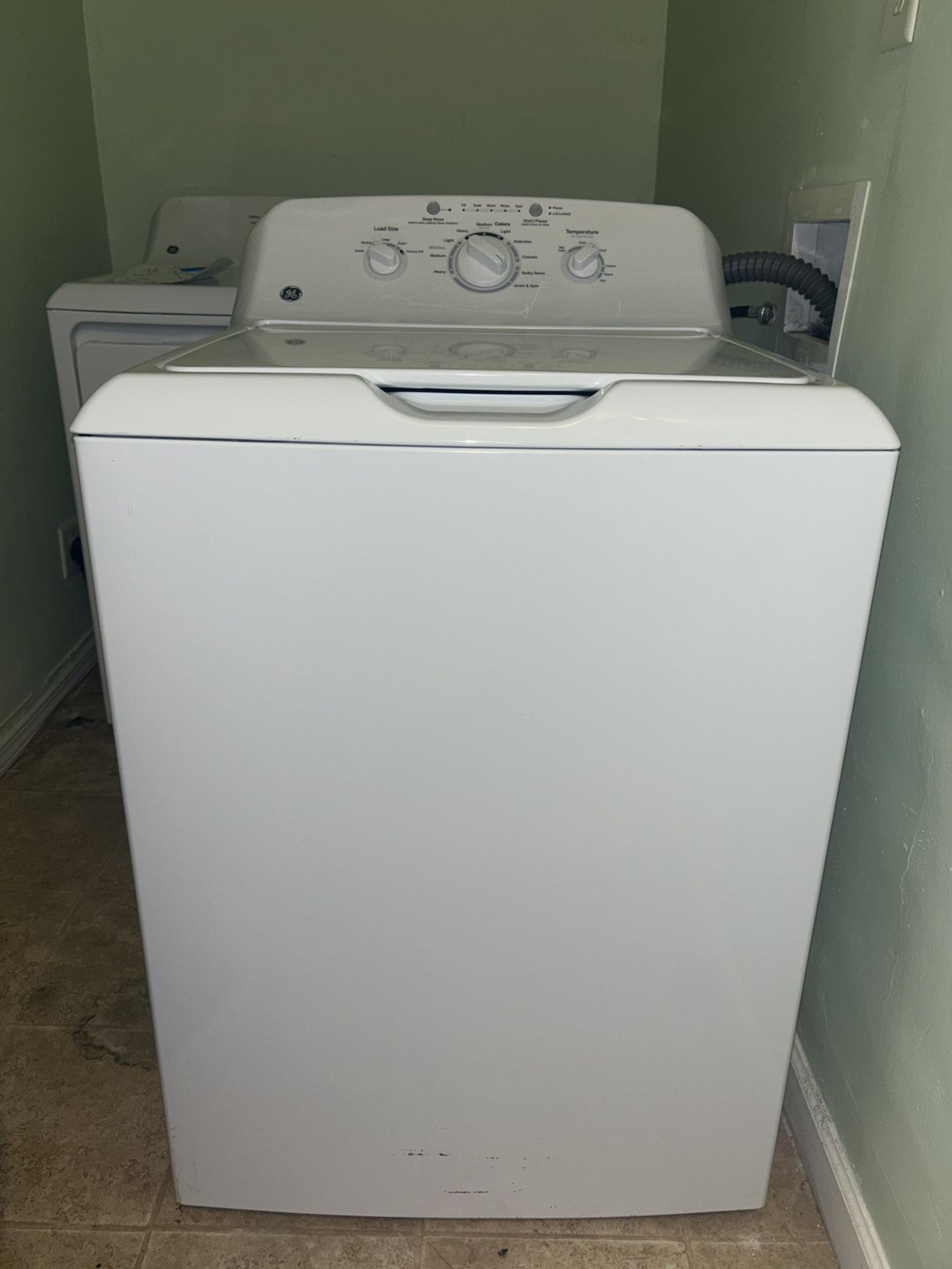 Like New Washer Dryer Set