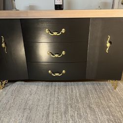 Buffet Table / Side Board / Liquor Cabinet 