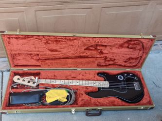 Fender Artist Series Roger Waters P-Bass - Maple Neck - Upgraded Tweed Hard Case
