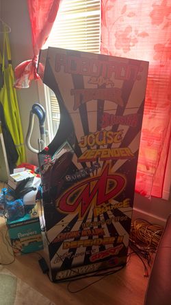 Midway game cabinet