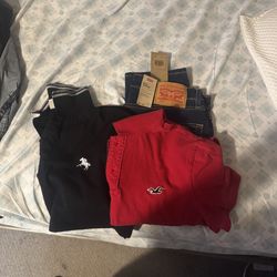 Levi’s jeans and t shirt