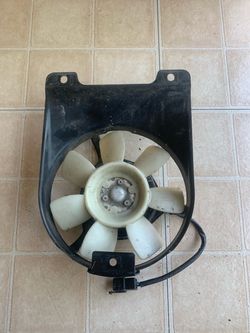 1985 Yamaha FZ750 cooling fan